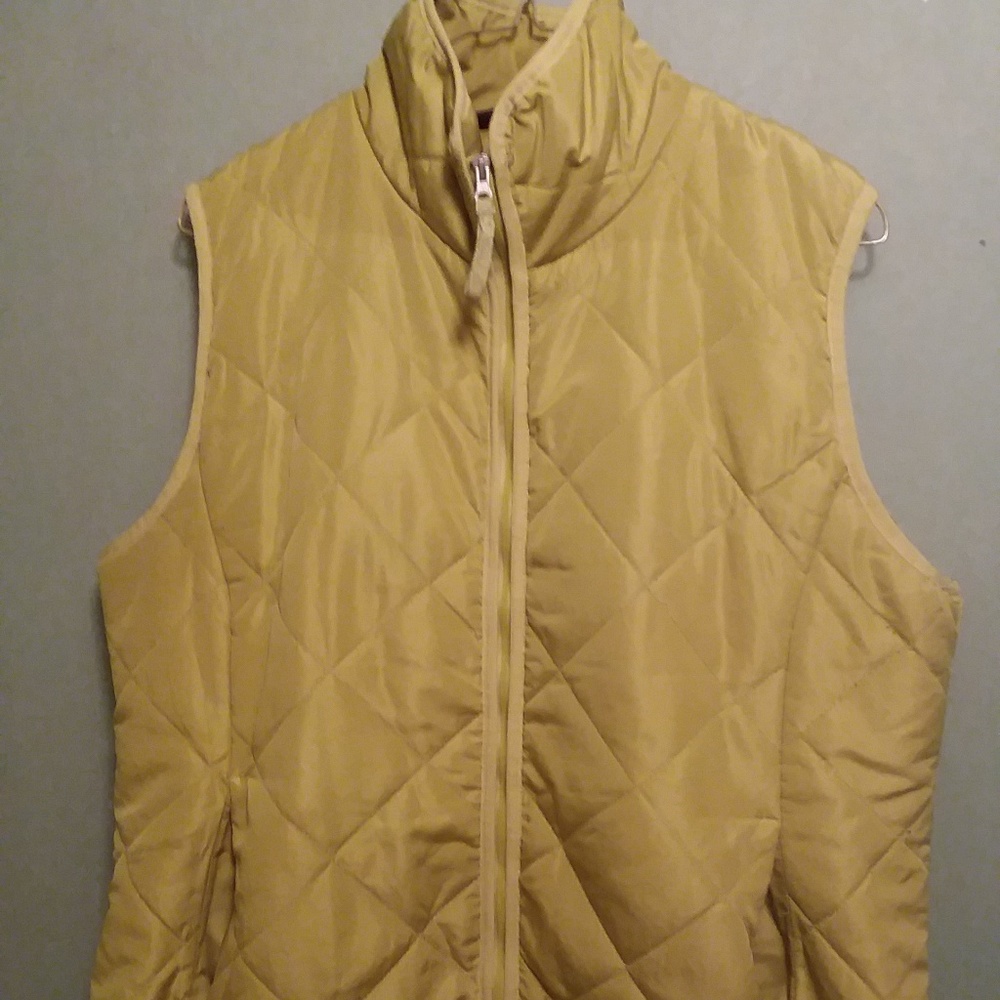 Jane Ashley Women's Quilted Green Vest XL, used